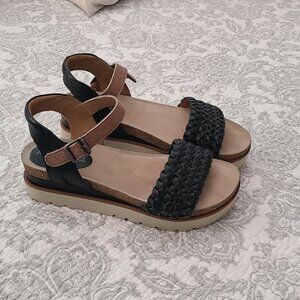 JOSEF SEIBEL NAVY BLUE AND BEIGE LEATHER PLATFORM SANDLES WHITE SOLE SIZE 39 EU